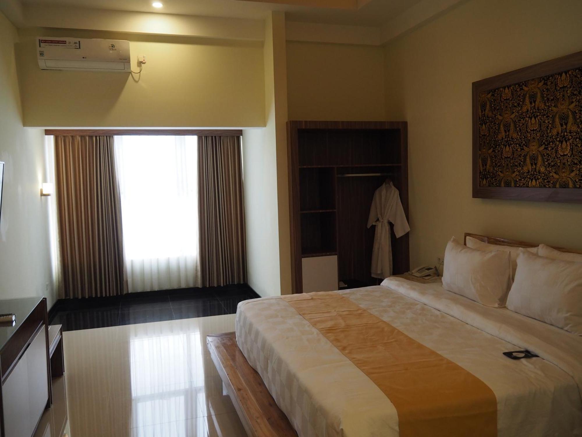 Luminor Hotel Banyuwangi By Wh Kültér fotó