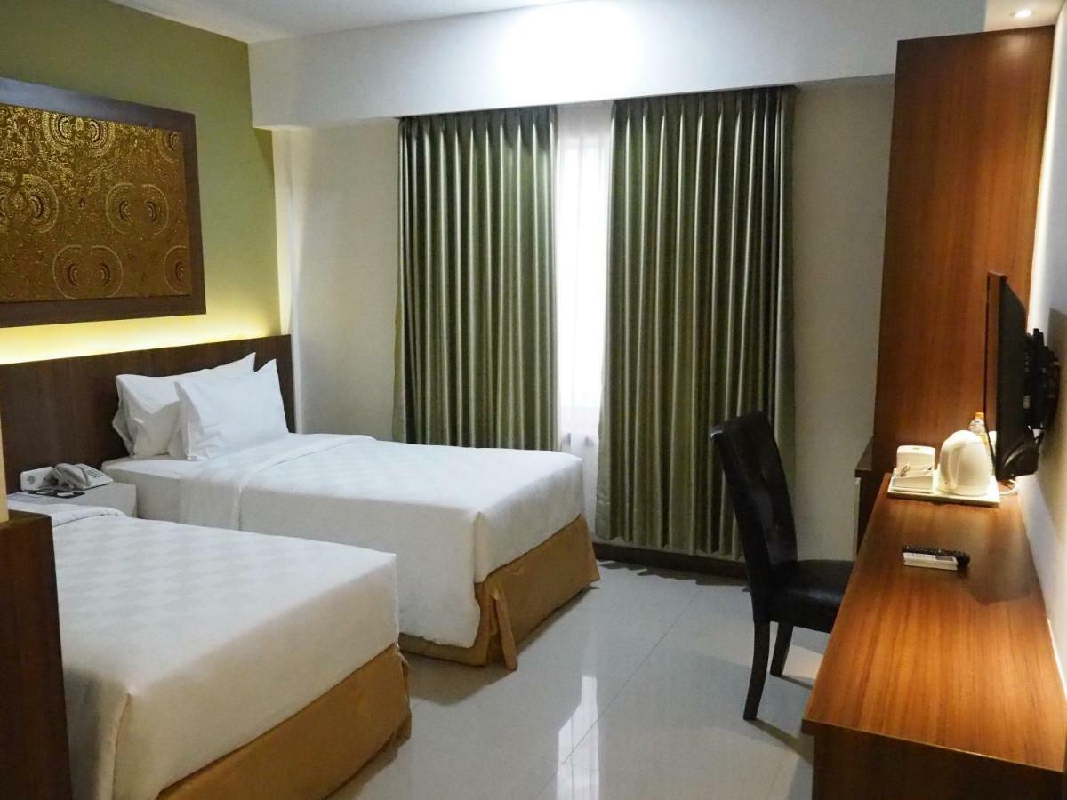 Luminor Hotel Banyuwangi By Wh Kültér fotó