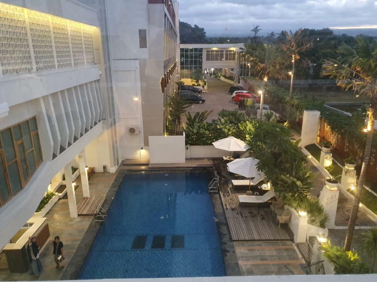Luminor Hotel Banyuwangi By Wh Kültér fotó