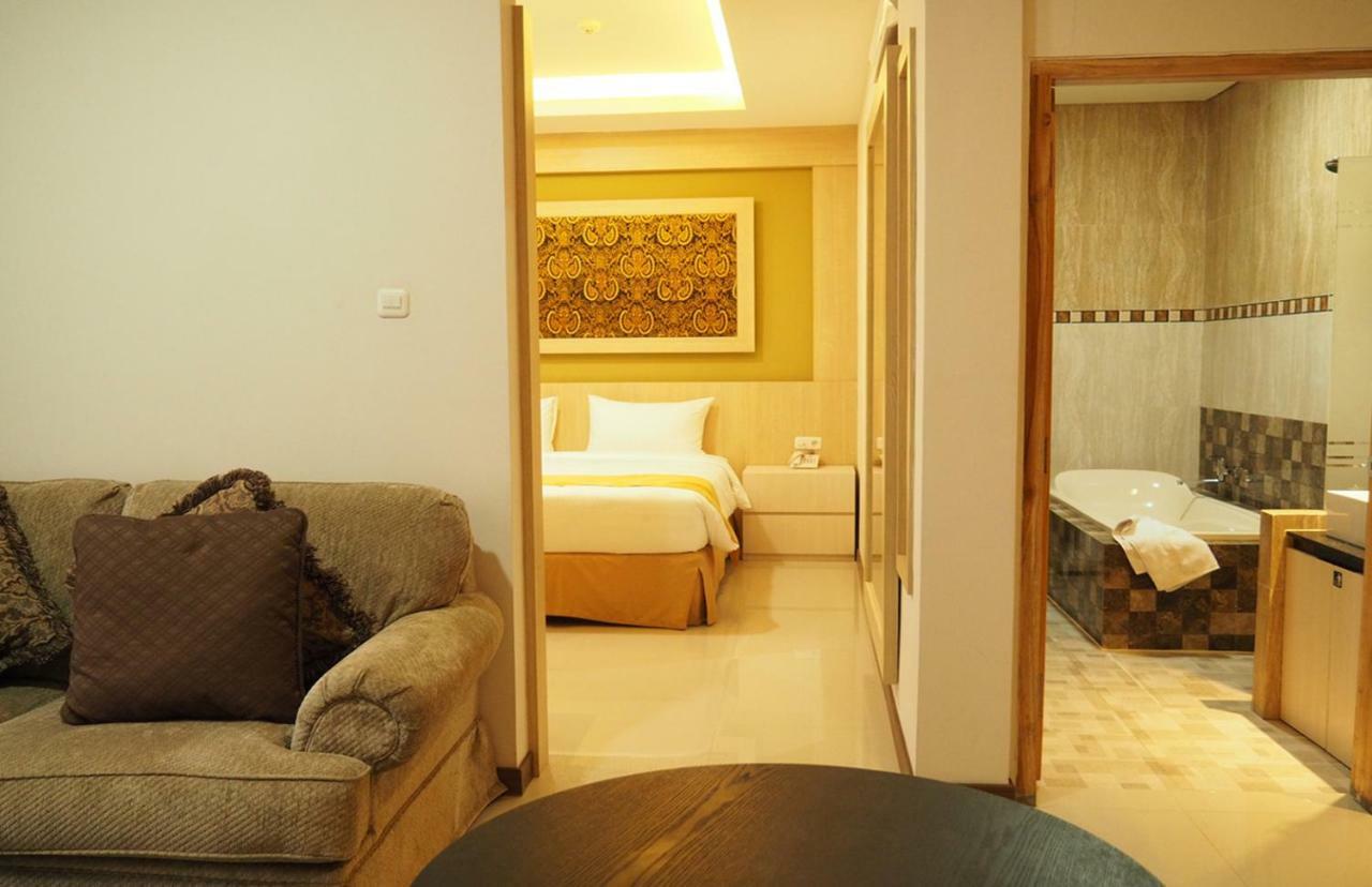 Luminor Hotel Banyuwangi By Wh Kültér fotó