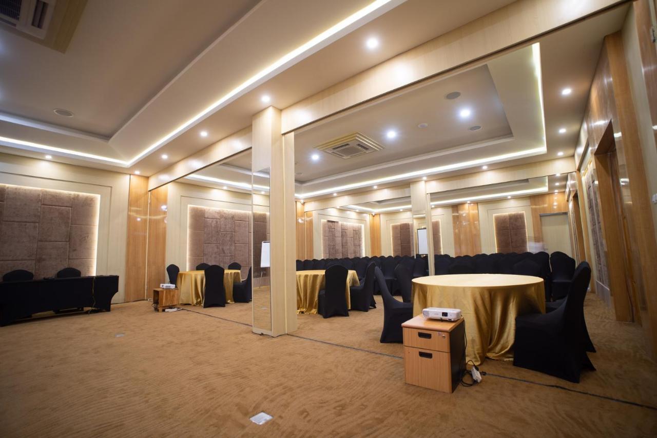 Luminor Hotel Banyuwangi By Wh Kültér fotó