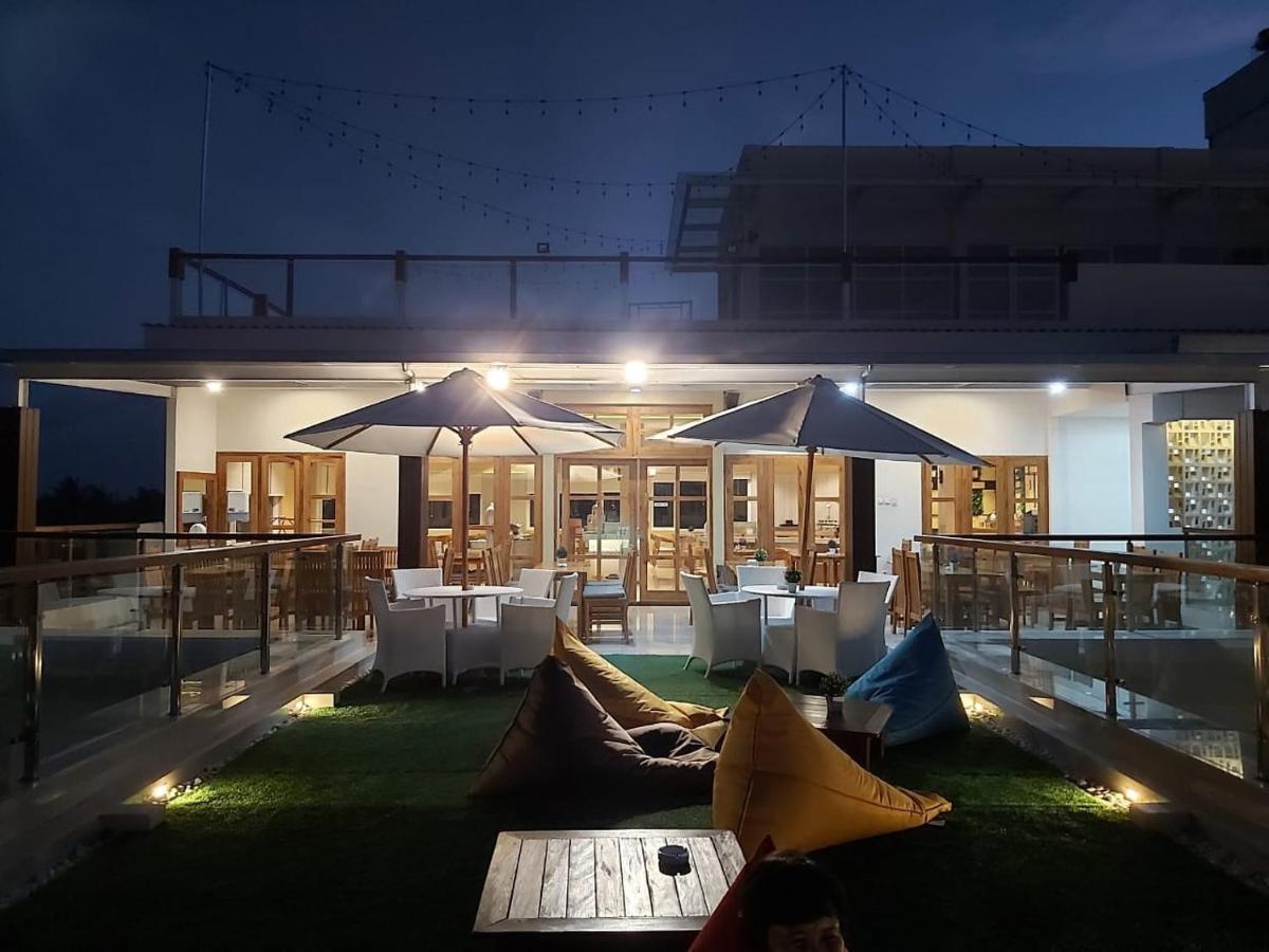 Luminor Hotel Banyuwangi By Wh Kültér fotó